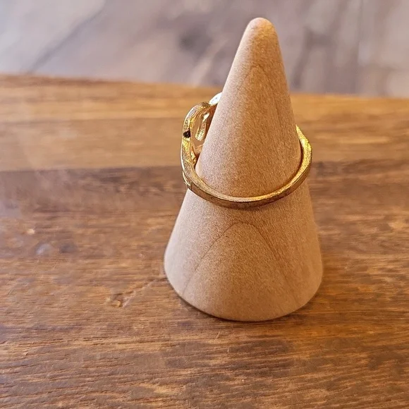 Hammered Hamsa Hand Gold Tone Ring, Size 7.5 - Picture 4 of 6